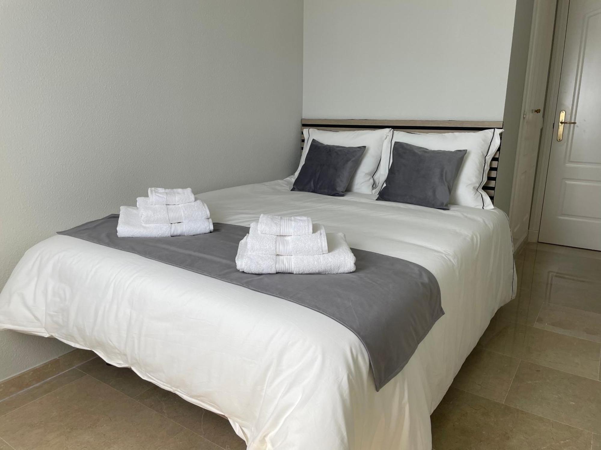 Apartamento En Marina Duquesa Castillo de Sabinillas ภายนอก รูปภาพ